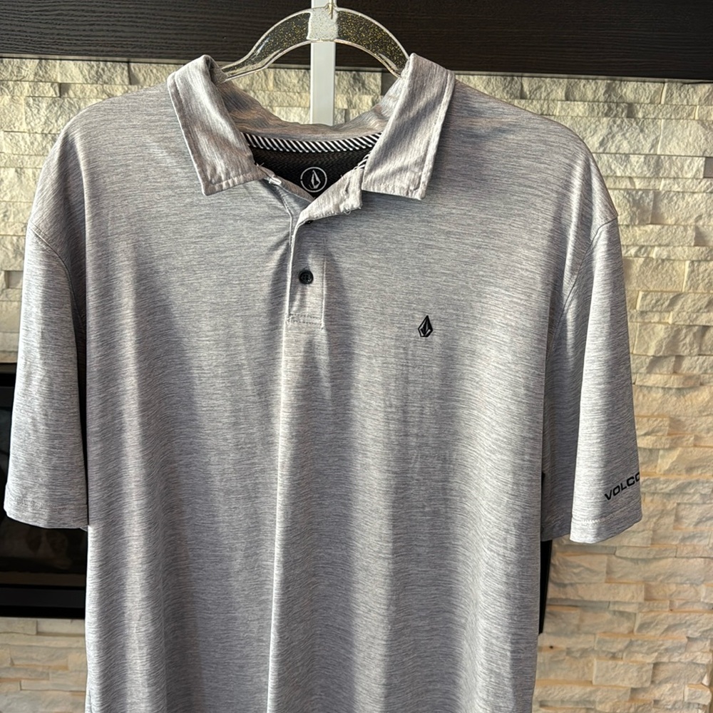 Volcom performance short sleeve XXL